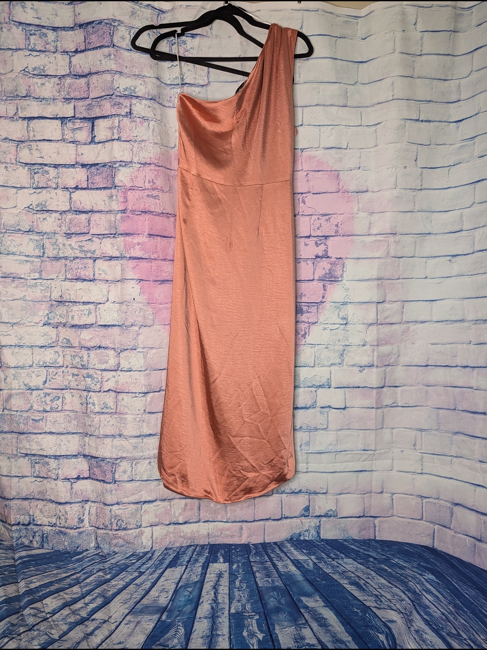 Elliatt One-Shoulder Peach Satin Midi Dress